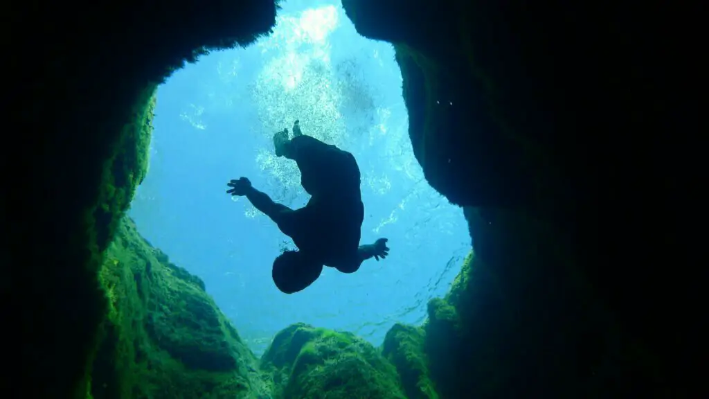 Freediving in Jacob's Well - Photo by Patrick Lewis at Flickr