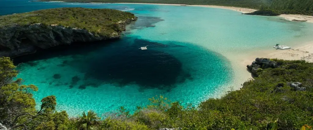 The Lost Blue Hole - Photo by Live Abroad.Com at Live Abroad.Com
