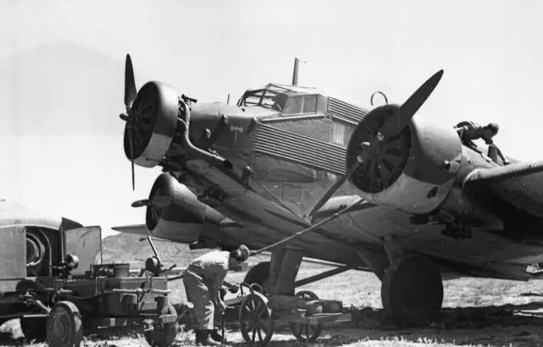 Luftwaffe Ju52 being serviced in Greece during the war (Bundesarchiv Bild)